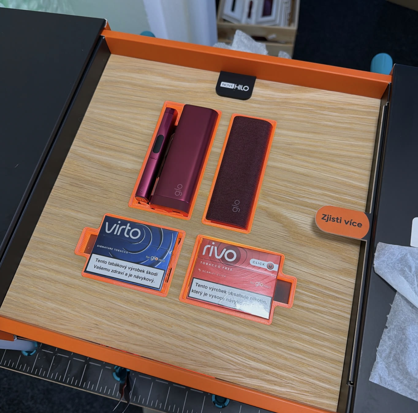 Device and accessories seated in the box